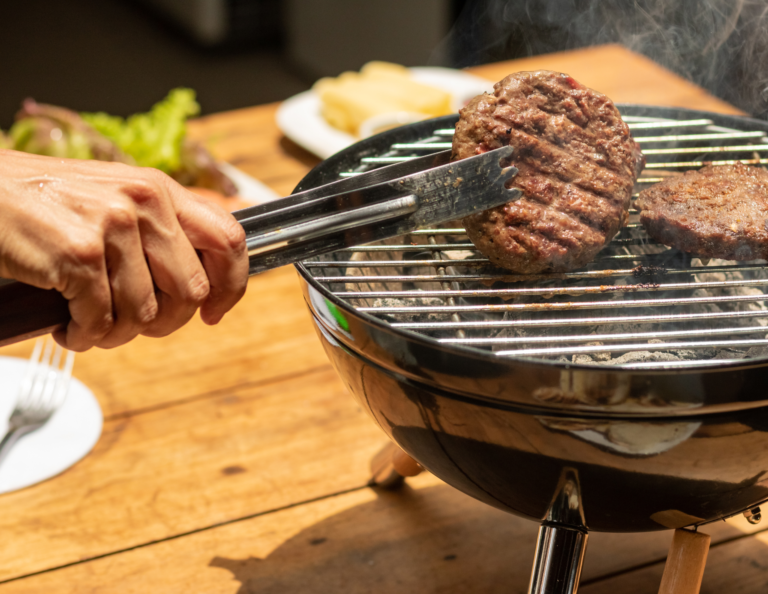 The Ultimate Grill Master’s Guide: Choosing the Best Tongs for Your Barbecue